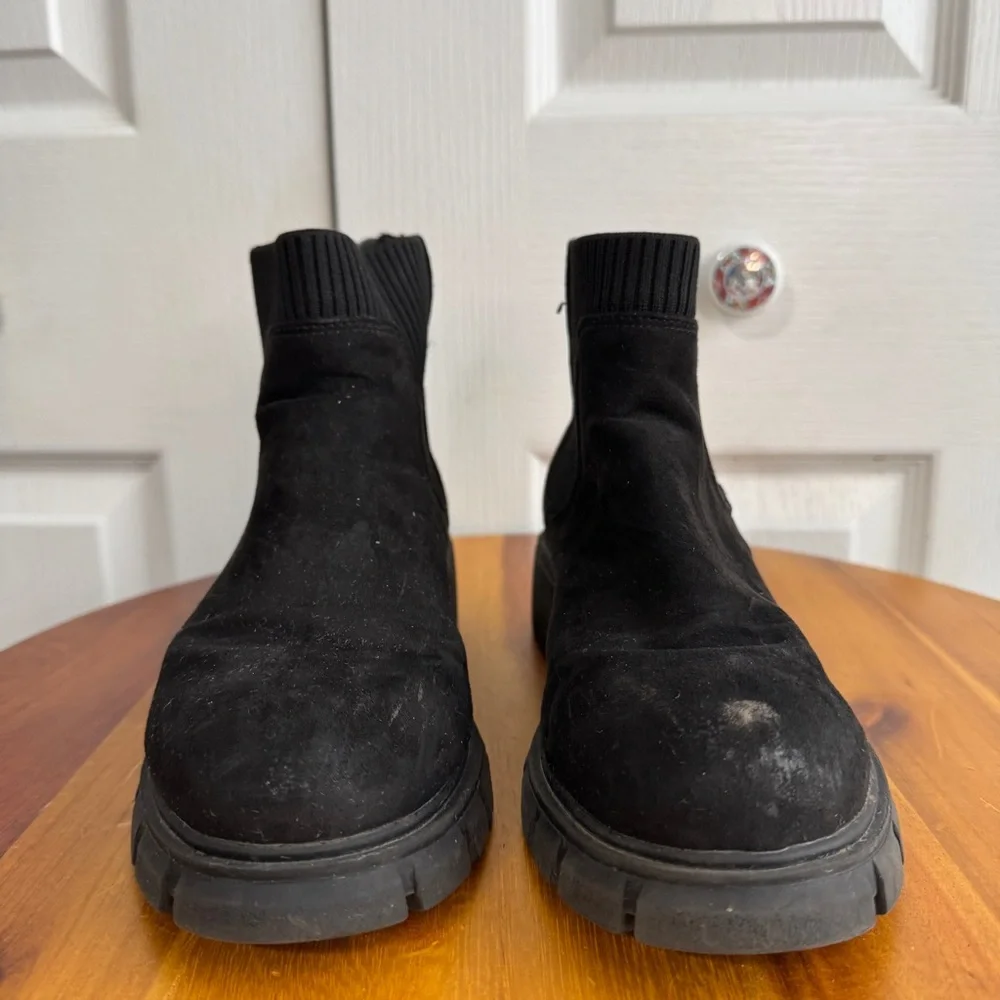 Wonder Nation black faux suede‎ Chelsea boots size 3